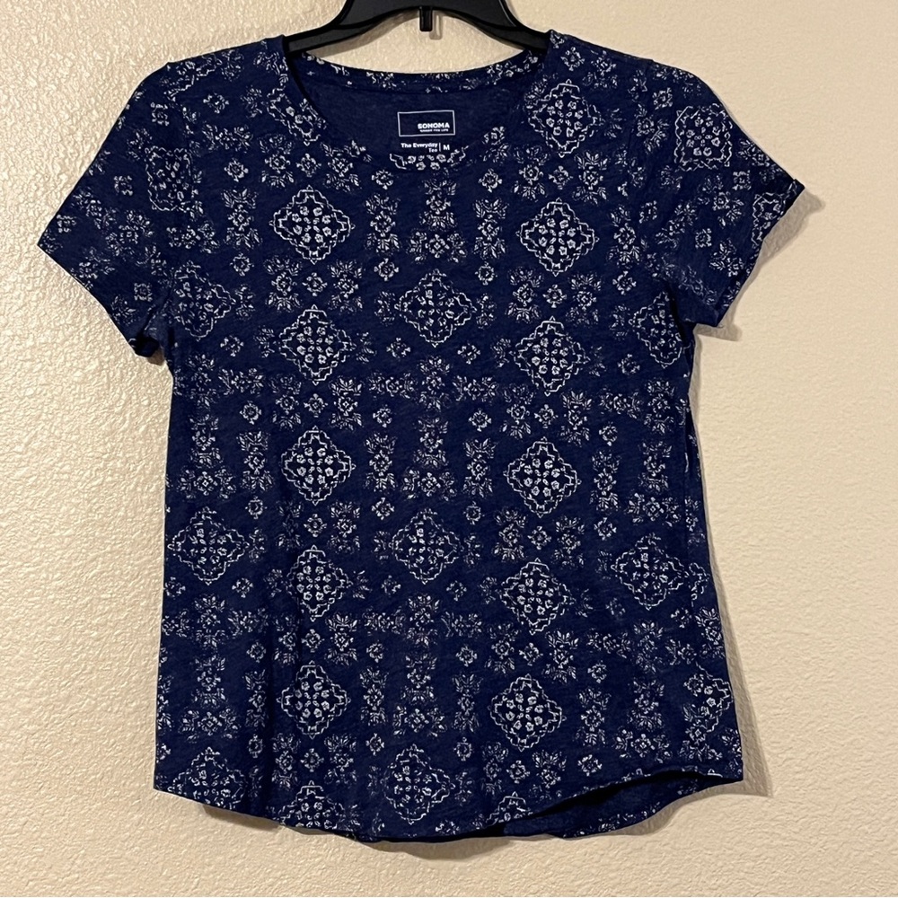 Sonoma Women’s M Navy Blue w/ Silver Patterned Short Sleeve Everyday Tee